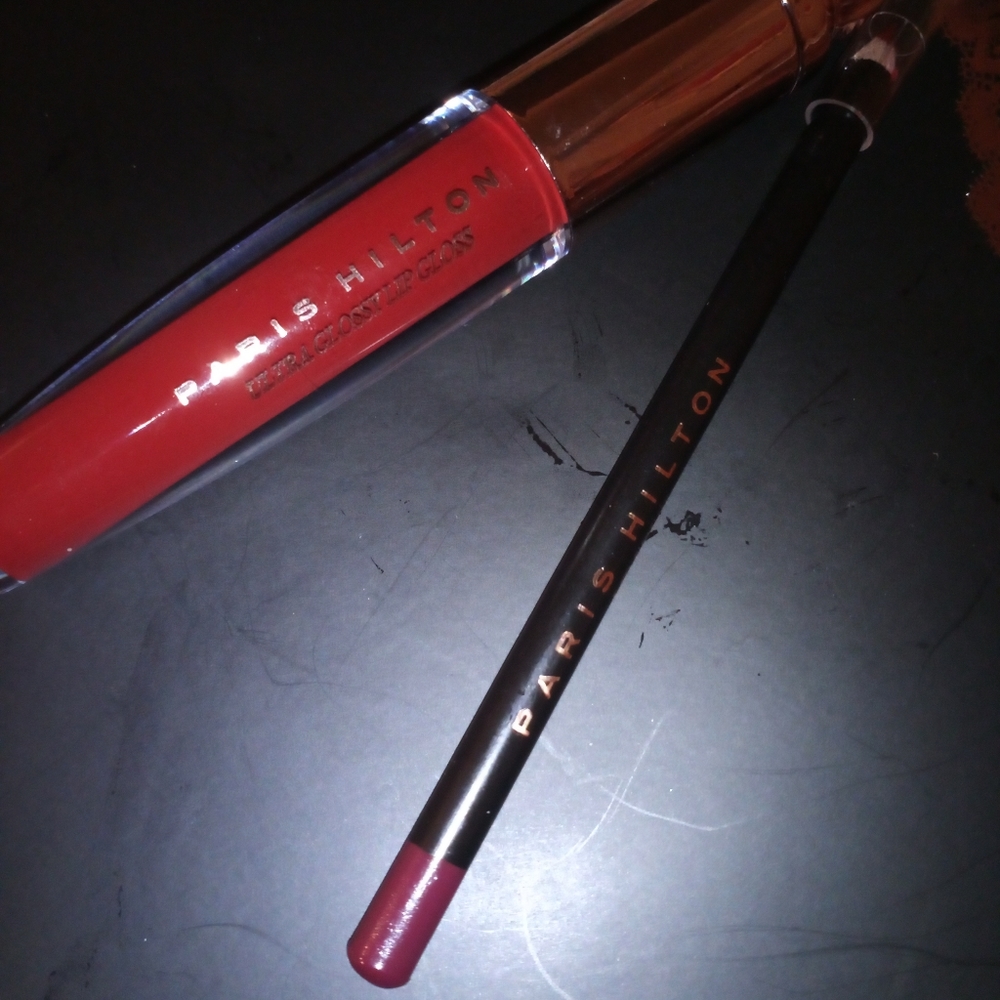 Paris Hilton ultra gloss lip gloss & pencil set 👄